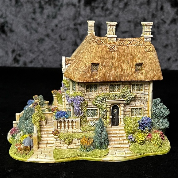 Lilliput Lane | River Meadow Manor | Collectors' Club - Picture 4 of 15
